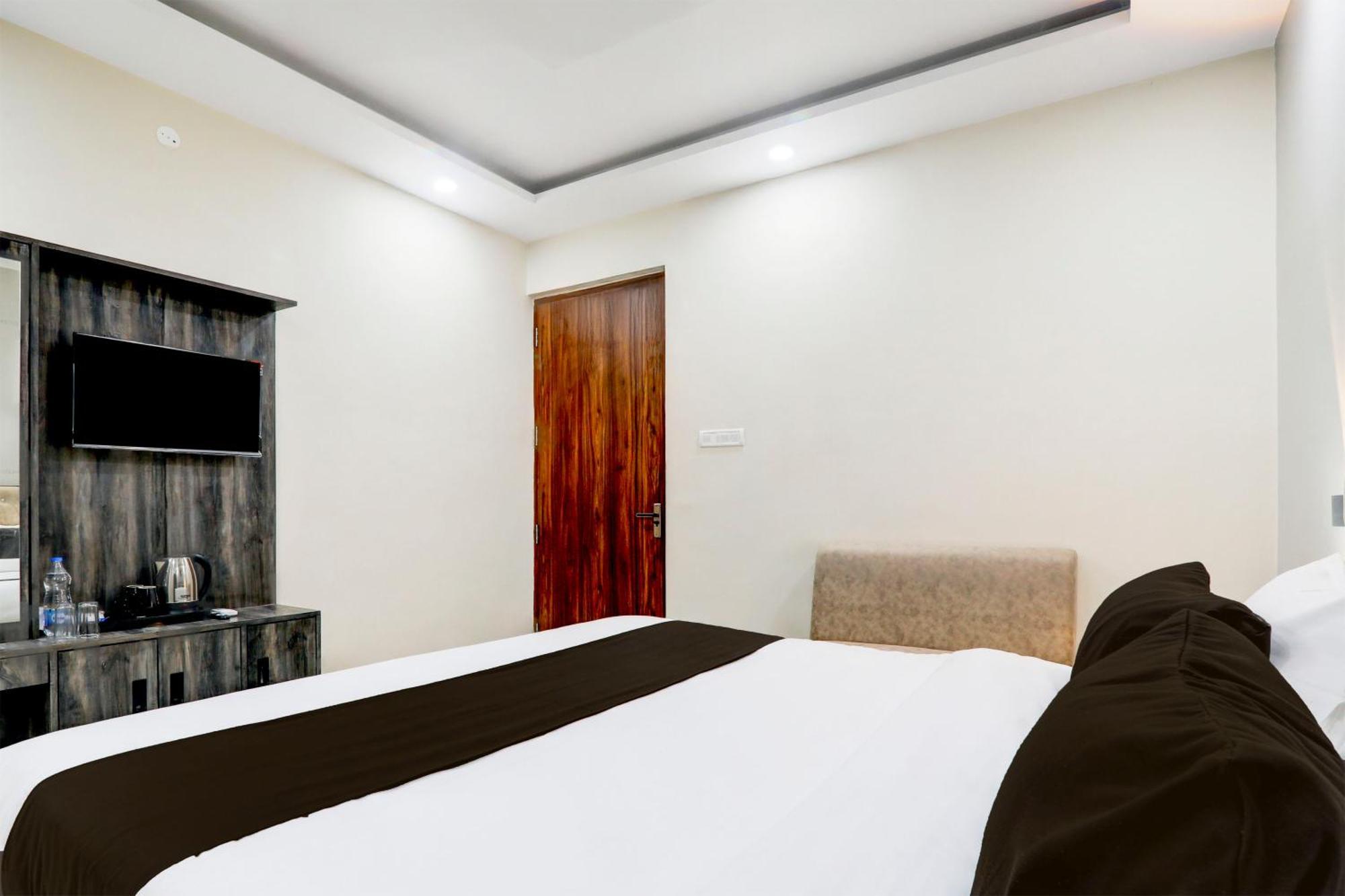 Hotel Super Townhouse Gls International Lucknow Zewnętrze zdjęcie